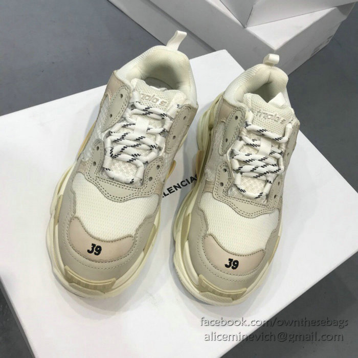 Balenciaga Triple S Sneakers B811061A