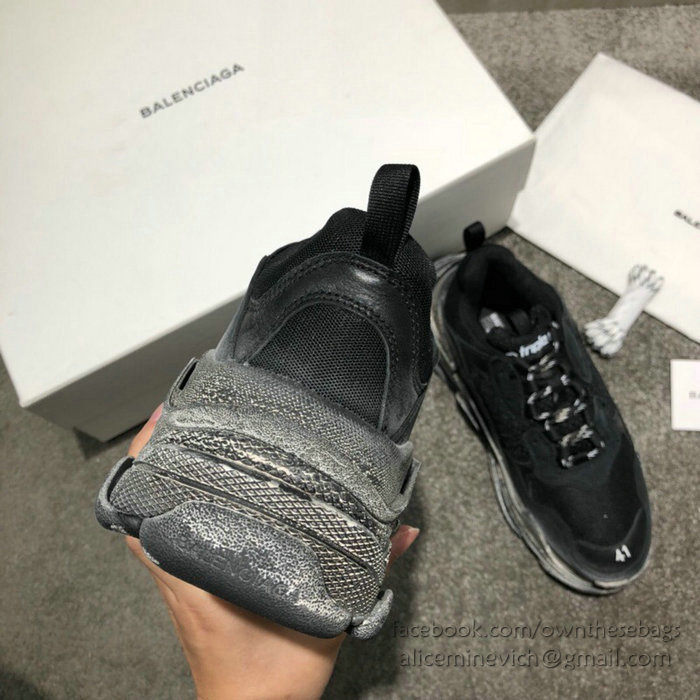 Balenciaga Triple S Sneakers B811061C