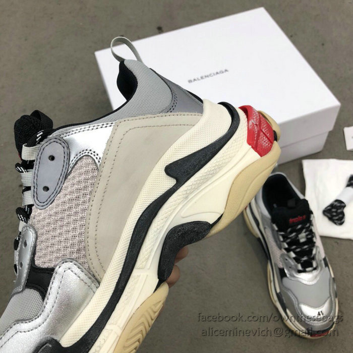 Balenciaga Triple S Sneakers B811061J