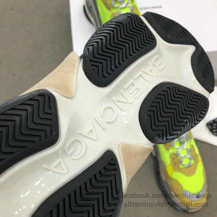 Balenciaga Triple S Sneakers B811061K