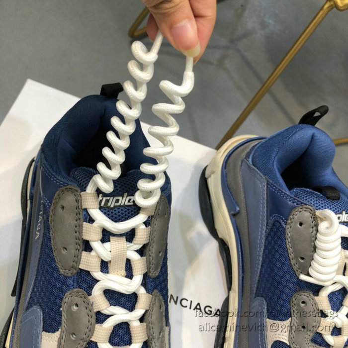 Balenciaga Triple S Sneakers B811062A