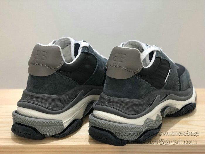 Balenciaga Triple S Sneakers B811063C