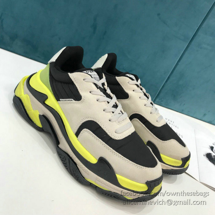 Balenciaga Triple S Sneakers B811063E