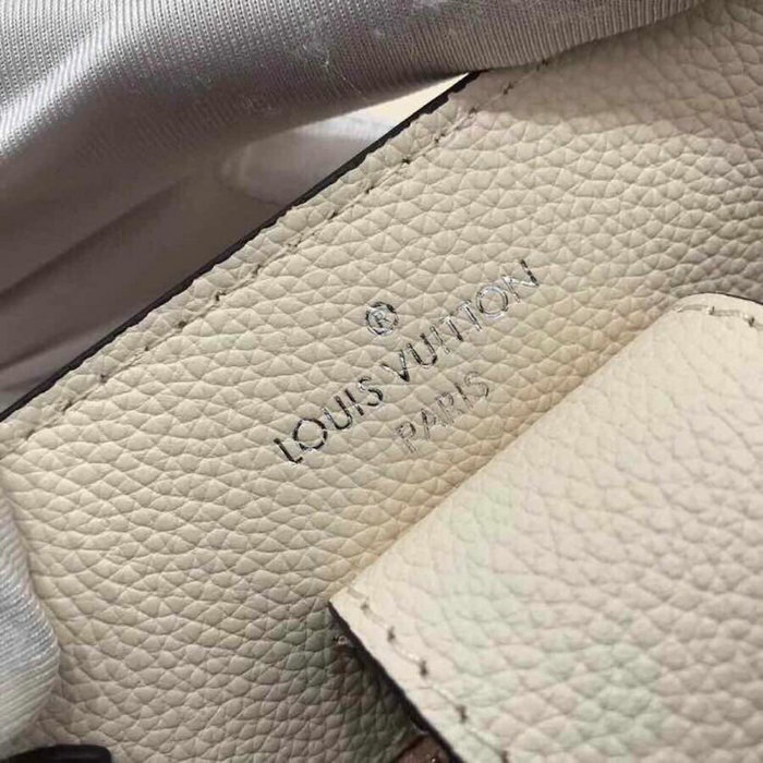 Louis Vuitton Lockme Bucket Cream M53584