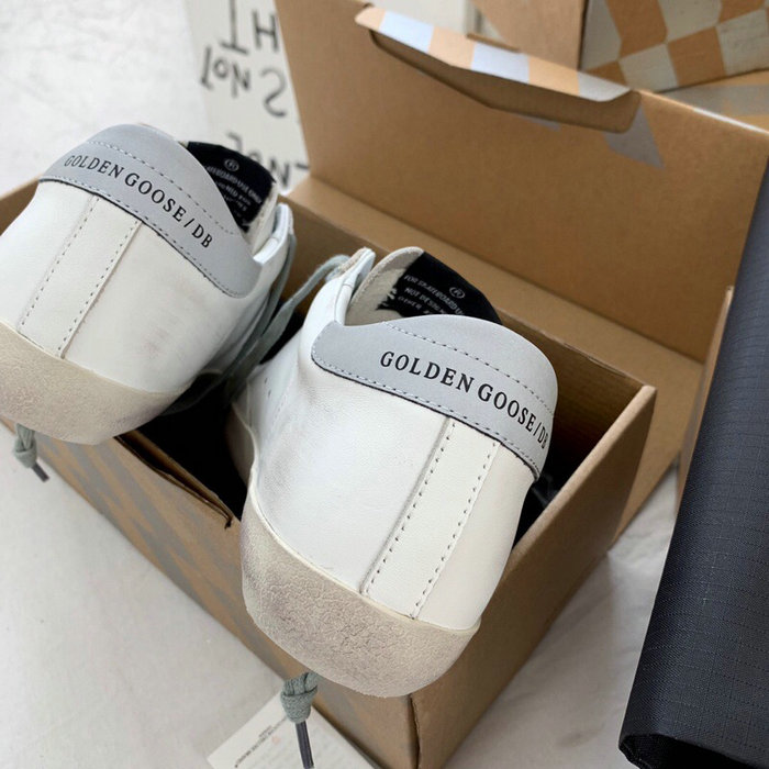 Golden Goose Calfskin Sneaker GG07718