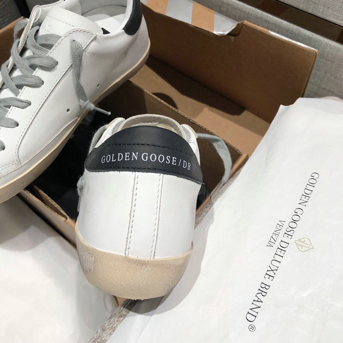 Golden Goose Calfskin Sneaker GG07732