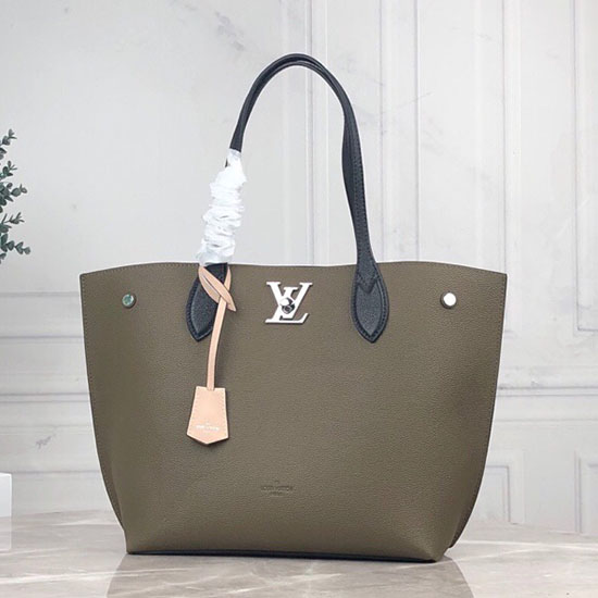 Louis Vuitton Soft Calfskin Lockme Go Green M55028
