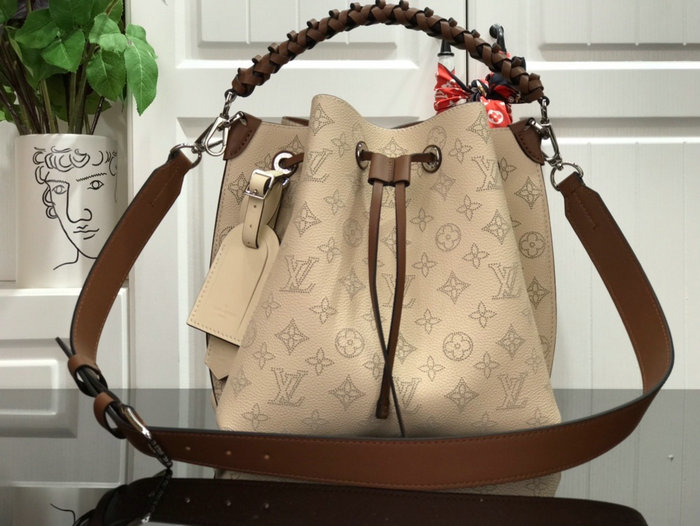 Louis Vuitton Mahina Leather Muria Cream M55801