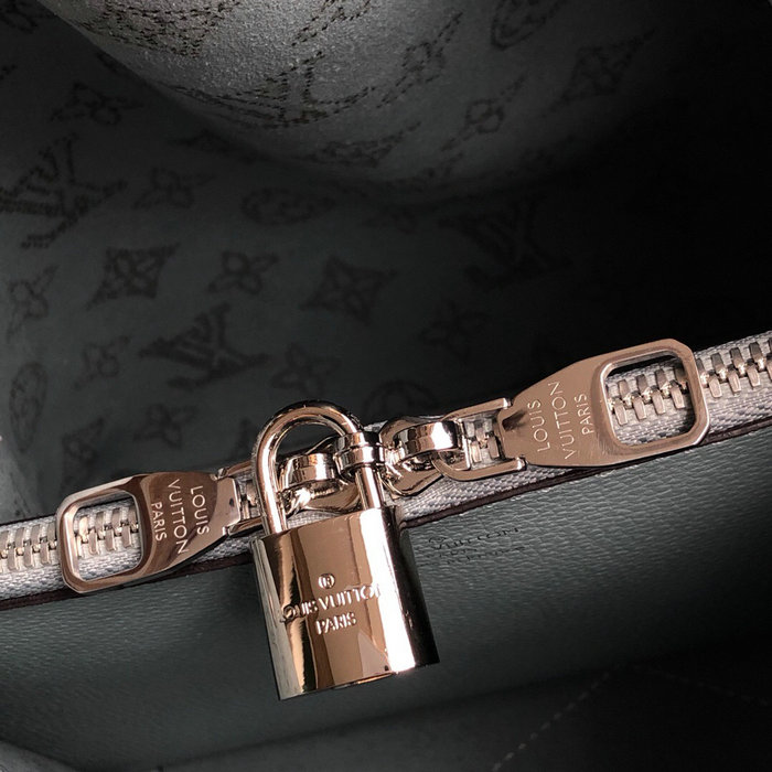 Louis Vuitton Mahina Leather Muria Vert Lagon M55906