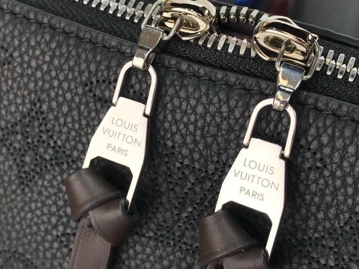 Louis Vuitton Beaubourg Hobo MM Noir M56084