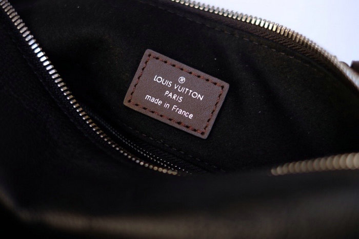 Louis Vuitton Mahina Leather Beaubourg Hobo MM Black M56201
