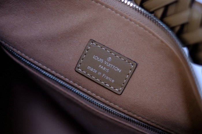 Louis Vuitton Mahina Leather Beaubourg Hobo MM Galet M56201