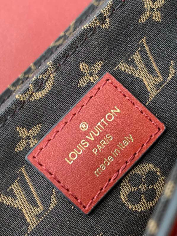Louis Vuitton RENDEZ-VOUS Red M57743