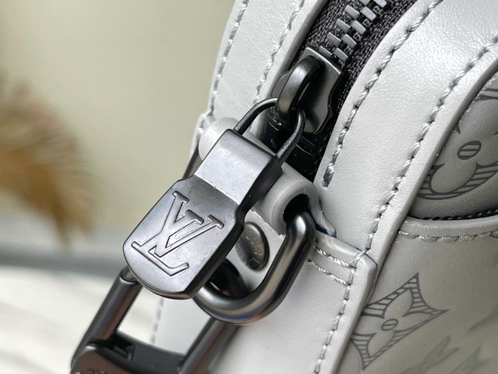 Louis Vuitton DUO MESSENGER M46104