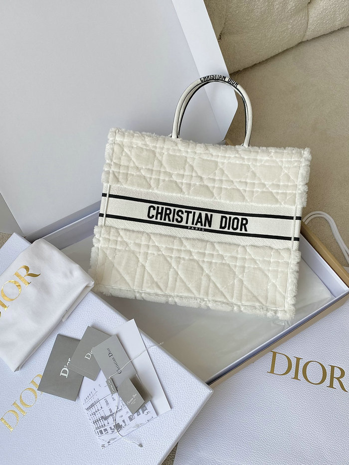 LARGE DIOR BOOK TOTE White Cannage Shearling M1286