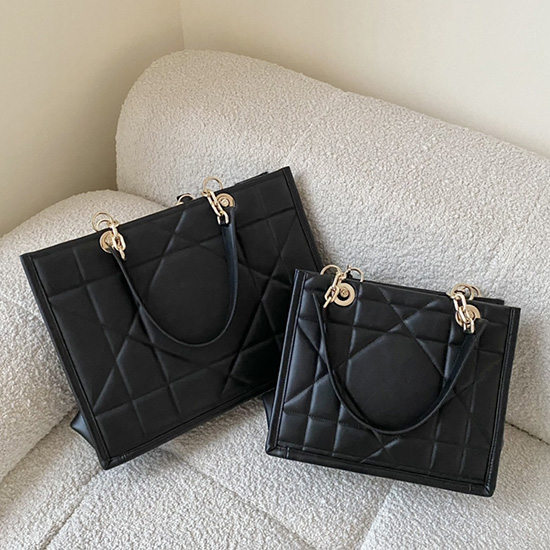 Medium Dior Essential Tote Bag Black M8721