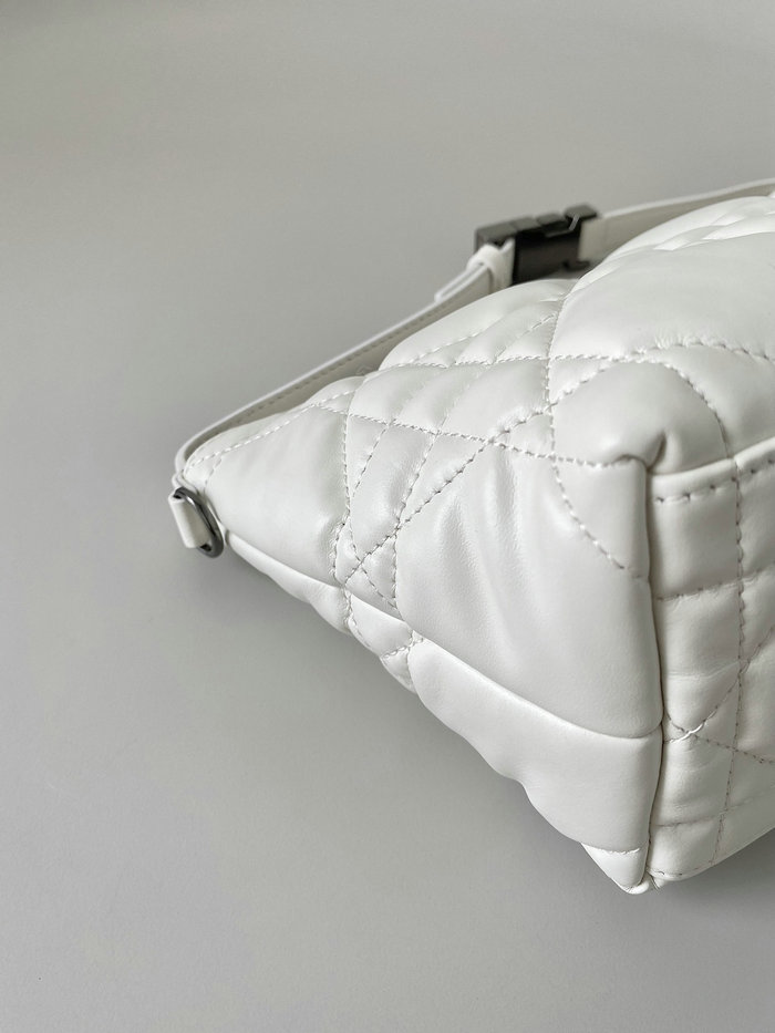 Medium Diortravel Nomad Pouch White D6801
