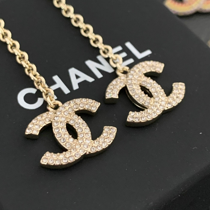 Chanel Earrings CE04