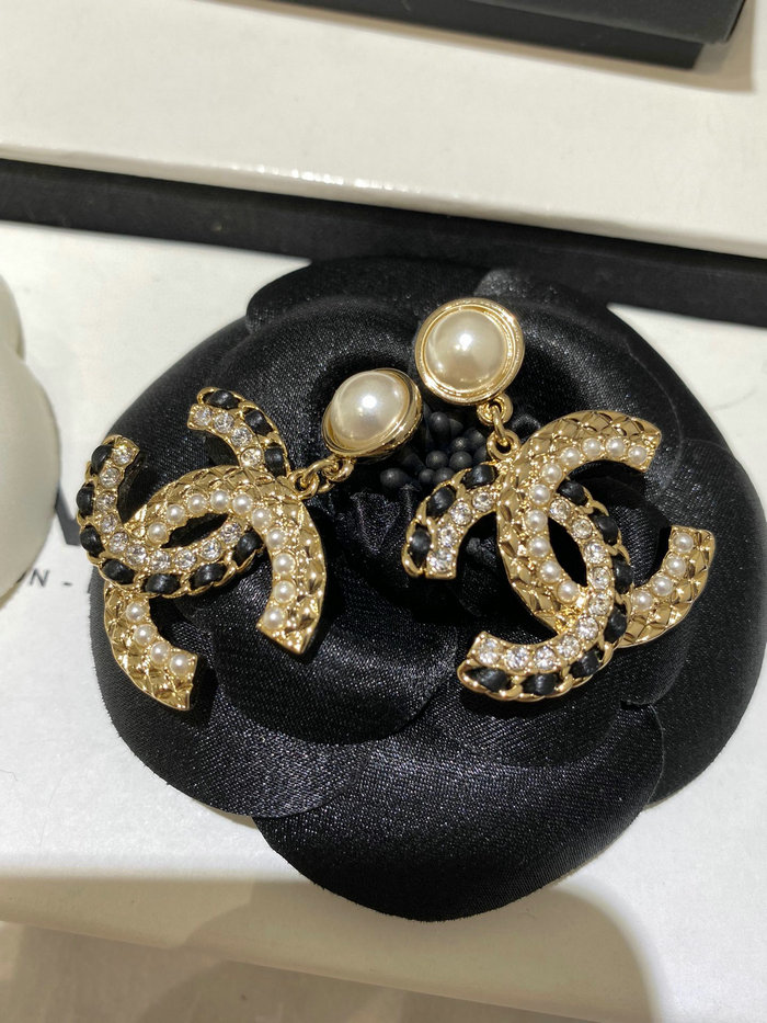 Chanel Earrings CE06