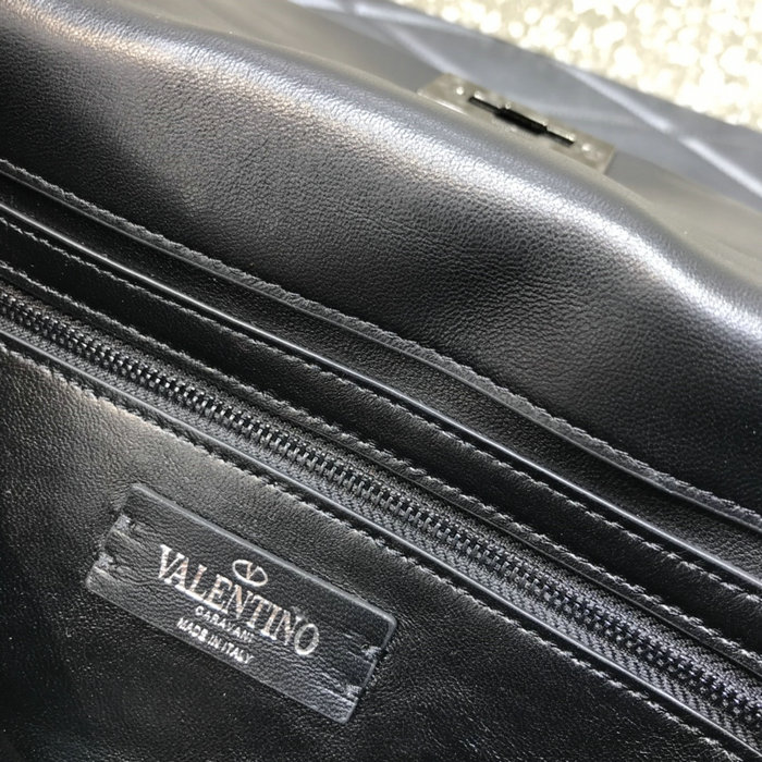 Valentino Medium Roman Black Stud The Shoulder Bag Black VM1189