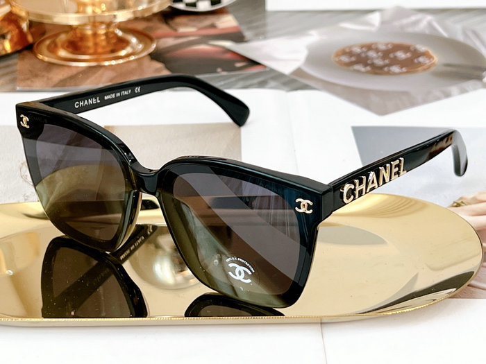 Chanel Sunglasses SCH5421