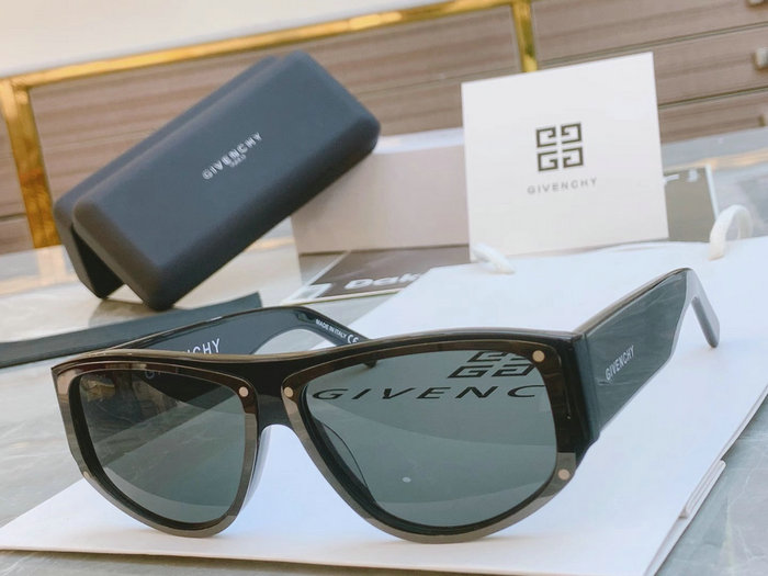 Givenchy Sunglasses GV7177