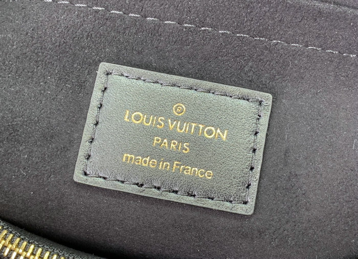 Louis Vuitton Hold Me Black M21720