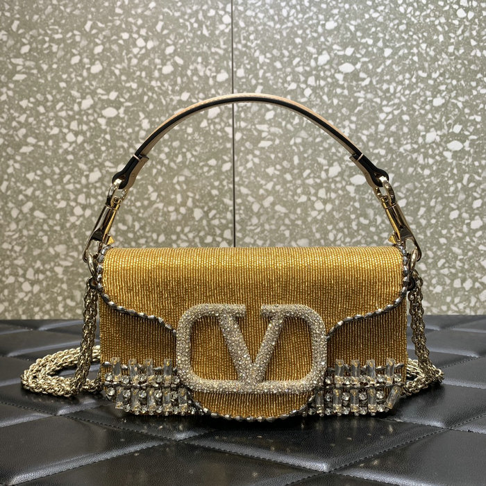Valentino Garavani Small VLOGO Signature Shoulder Bag V5032