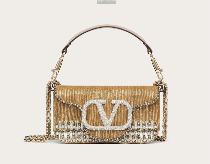 Valentino Garavani Small VLOGO Signature Shoulder Bag V5032