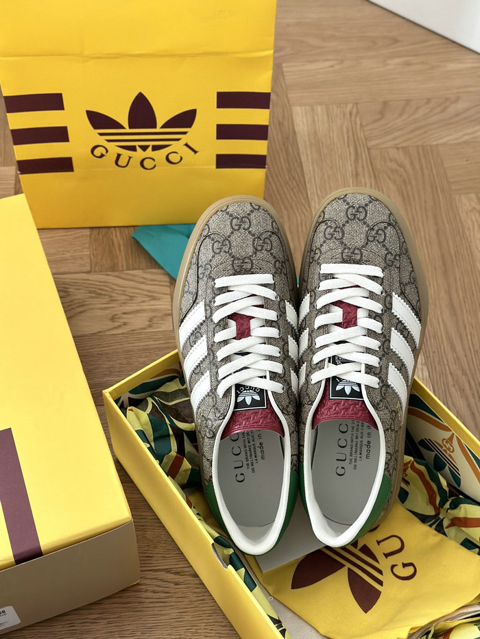 Gucci Sneakers SNG042701