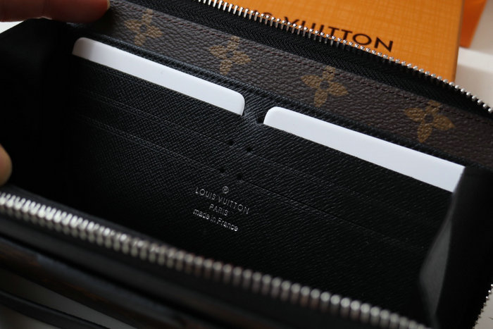 Louis Vuitton Monogram Zippy Dragonne N60379