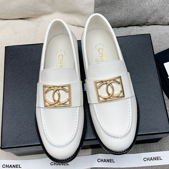 Chanel Leather Loafers SNC080603