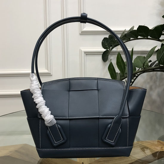 Bottega Veneta Small Arco 33 bag in Smooth leather Blue B1007