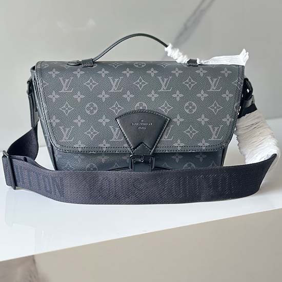 Louis Vuitton Montsouris Messenger Bag M46685