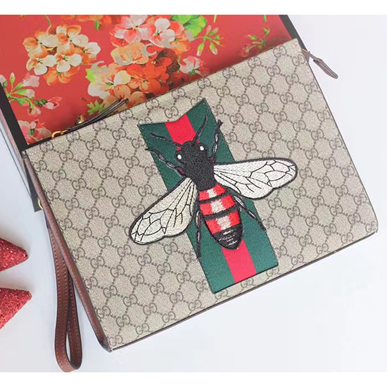 Gucci GG Supreme Clutch Bag with Bee 433665