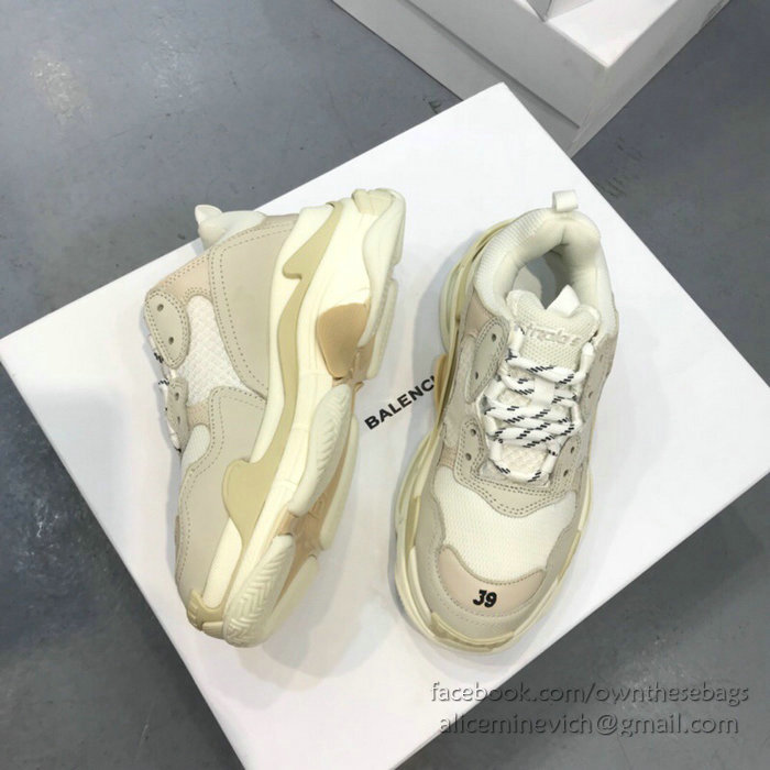 Balenciaga Triple S Sneakers B811061A