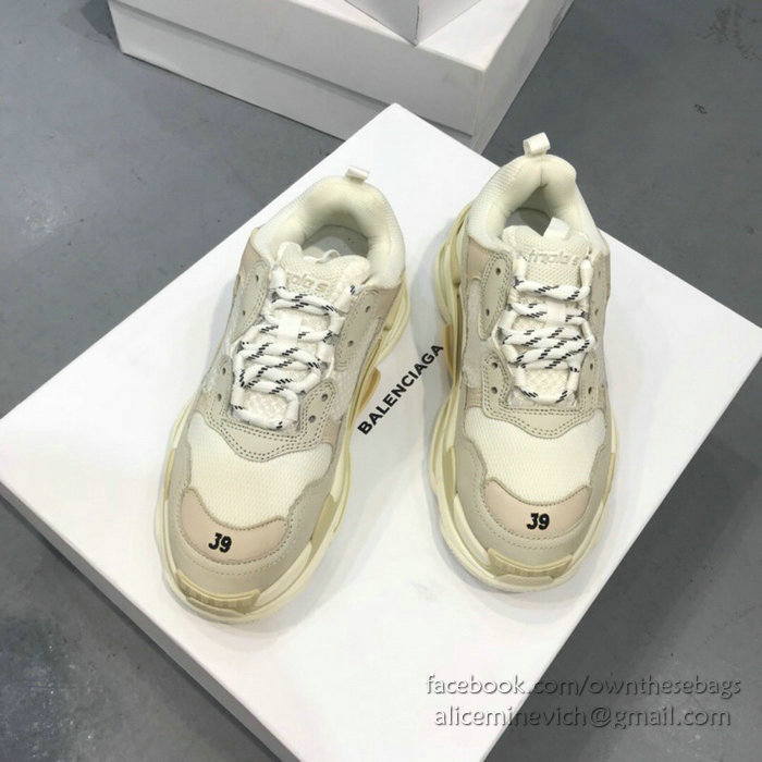 Balenciaga Triple S Sneakers B811061A