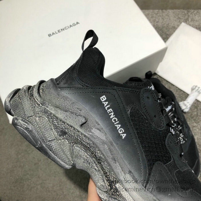 Balenciaga Triple S Sneakers B811061C