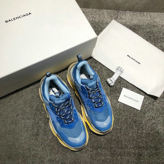 Balenciaga Triple S Sneakers B811061E