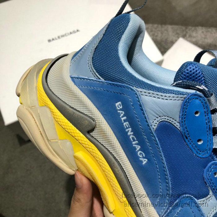 Balenciaga Triple S Sneakers B811061E