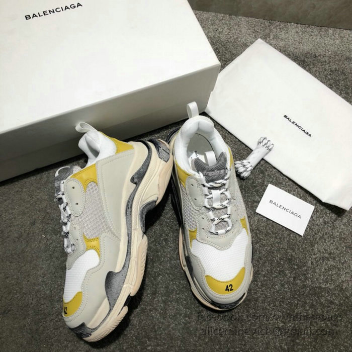 Balenciaga Triple S Sneakers B811061G