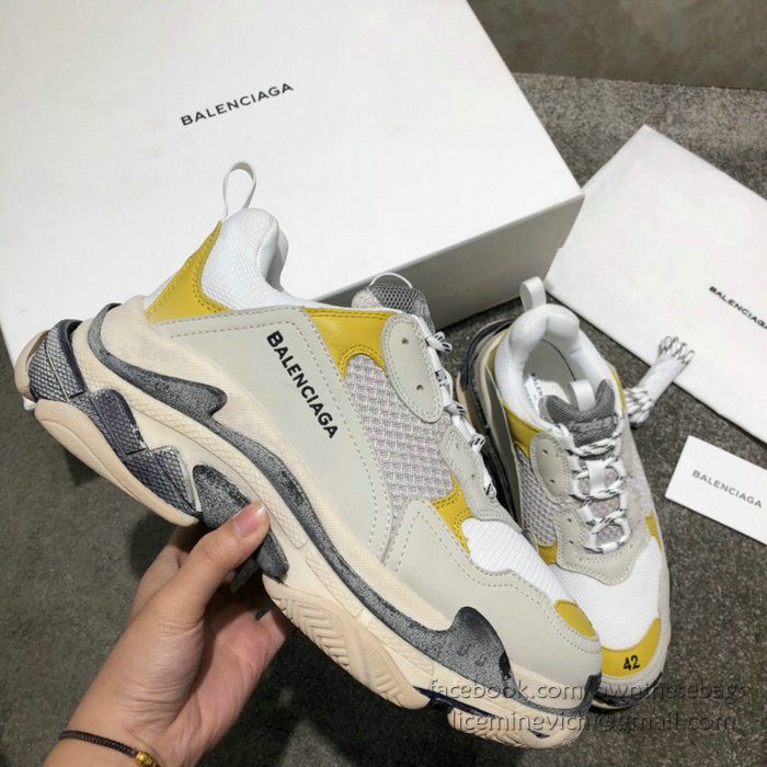 Balenciaga Triple S Sneakers B811061G