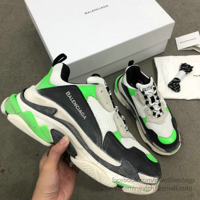 Balenciaga Triple S Sneakers B811061H