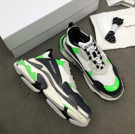 Balenciaga Triple S Sneakers B811061H