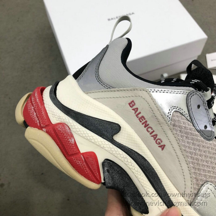 Balenciaga Triple S Sneakers B811061J