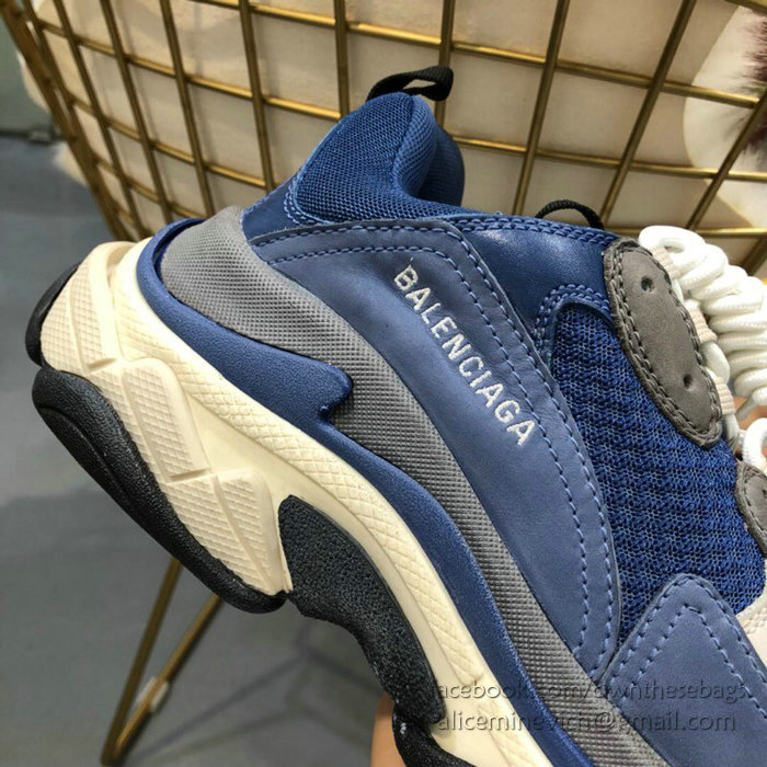 Balenciaga Triple S Sneakers B811062A