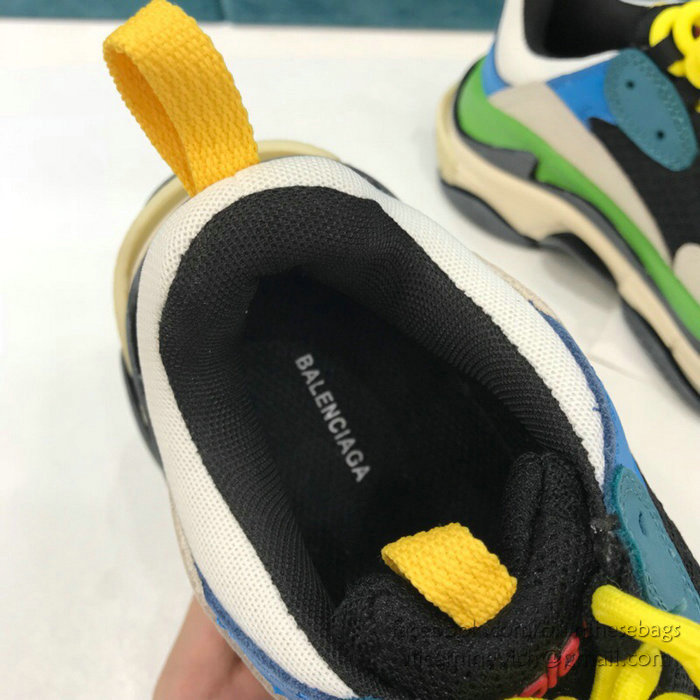 Balenciaga Triple S Sneakers B811062B