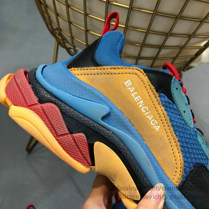 Balenciaga Triple S Sneakers B811062C