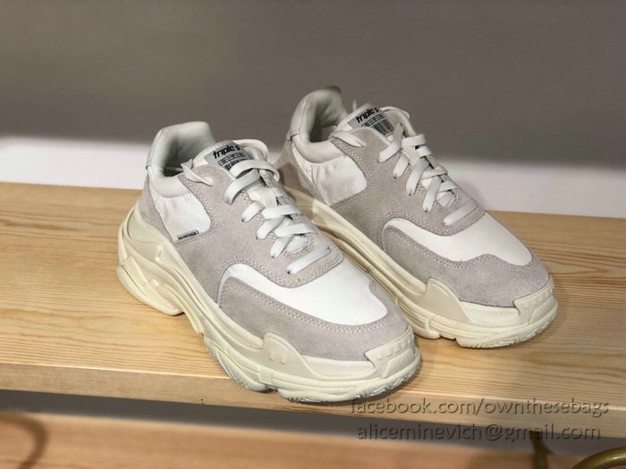 Balenciaga Triple S Sneakers B811063A