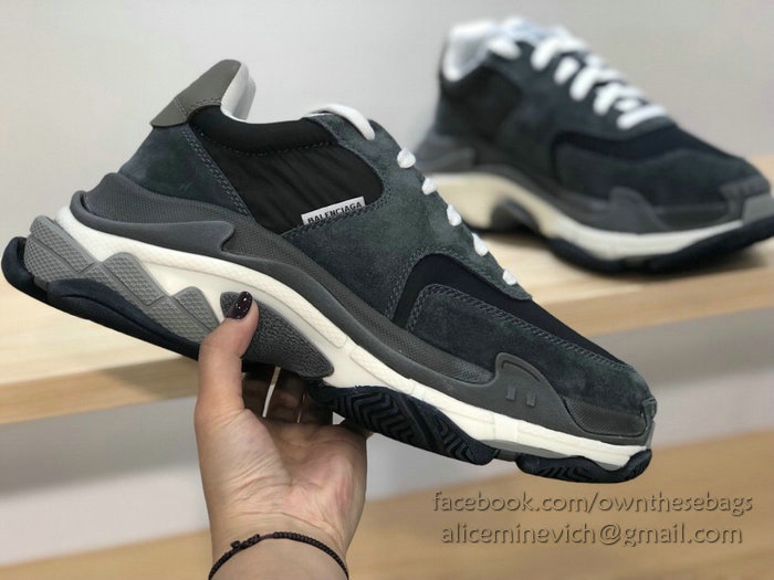 Balenciaga Triple S Sneakers B811063C